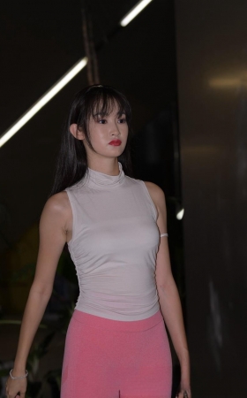 粉色瑜伽裤美女MJ3176