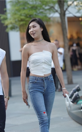 蓝色牛仔裤美女(87P)