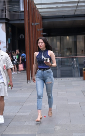 紧牛高跟美女(52P)