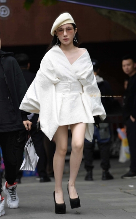 时尚美腿美女 [17P]