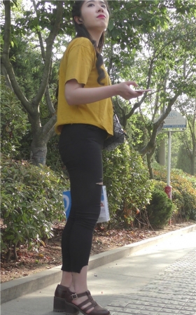 做主持的漂亮美女