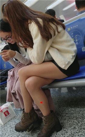 裸腿妹子