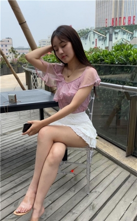（视频）白百褶裙美女