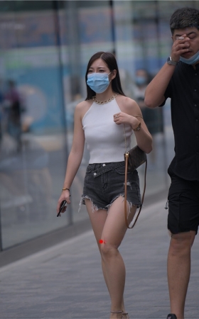 长发齐腰小姐姐(68P)