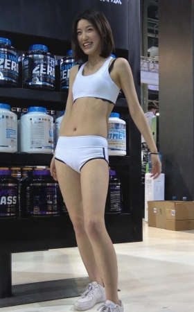 4K-极品紧身白热裤大长腿两美女第一部MJ038[3.14G]