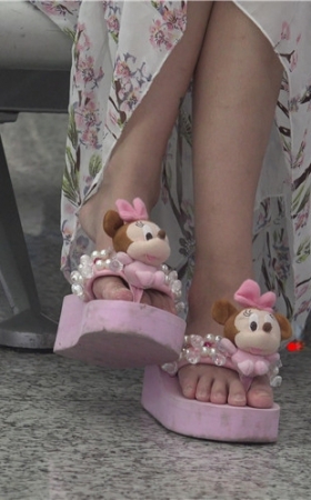 花裙妹子