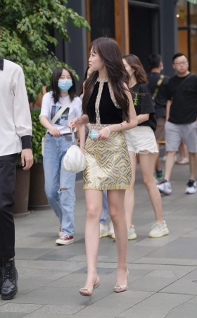 活抓一双美腿小姐姐3A831[560M]