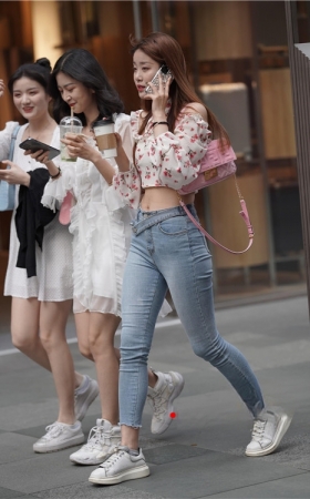 青春紧牛小姐姐(52P)