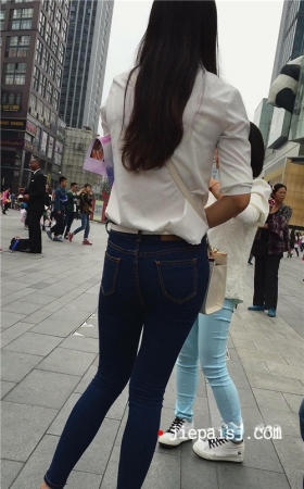 蓝牛小妹