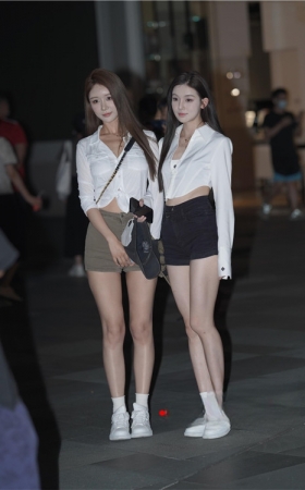 两个气质美人(212P)
