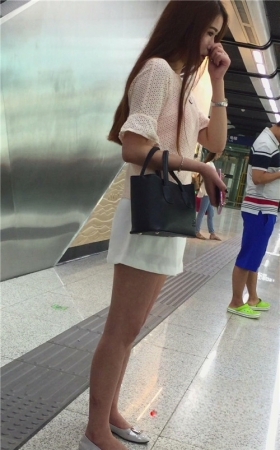 美丽的美腿小清新美女
