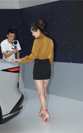 汽车销售女主播(64P)