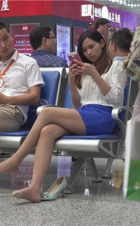 肉丝美腿小姐姐