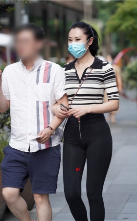 黑色紧身裤美女(35P)