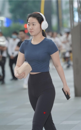 黑紧小妹(32P)