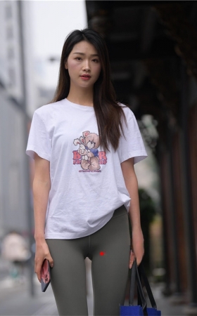 灰色瑜伽裤美女【套图+视频】