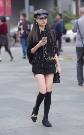长腿的美女 [13P]