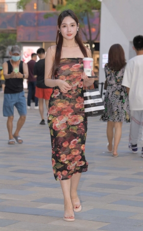 亭亭玉立的红玫瑰 [15P]