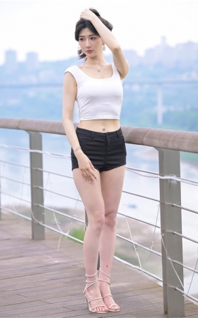 白皙长腿美女(210P)