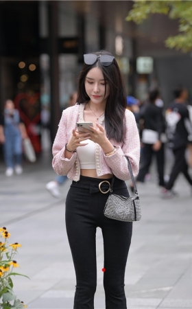 黑色紧身裤美女(111P)