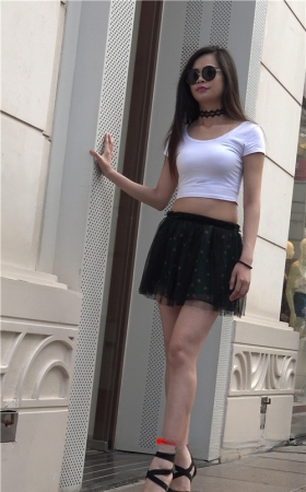黑色短裙小姐姐