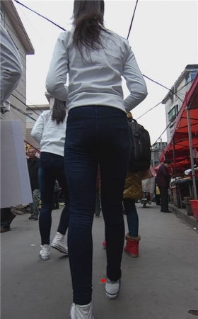 牛仔裤妹子