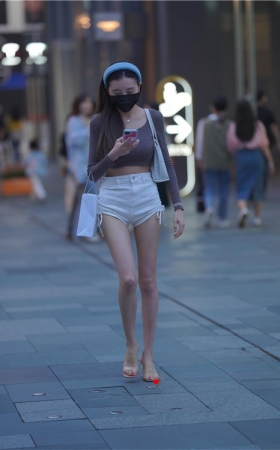 白色热裤小妹(177P)