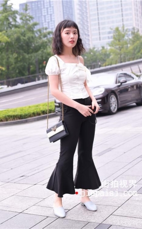 圆润的黑紧裤美女(27P)