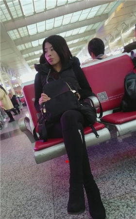 黑色高靴妹子
