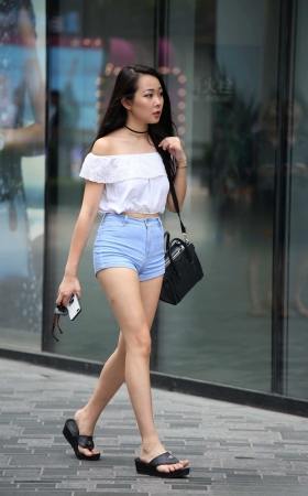 赛帖三，长腿翘臀美女 [24P]