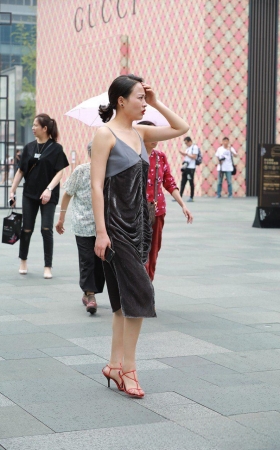 红色的玫瑰性感丰韵的女人MJ1725[227M]
