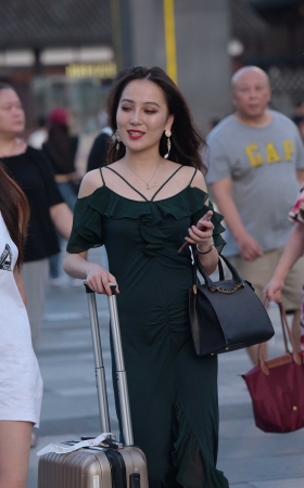 连衣裙美女 [12P]
