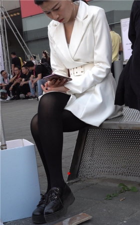 黑丝妹子