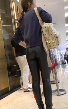 黑色皮裤MM