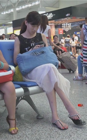 白裙妹子