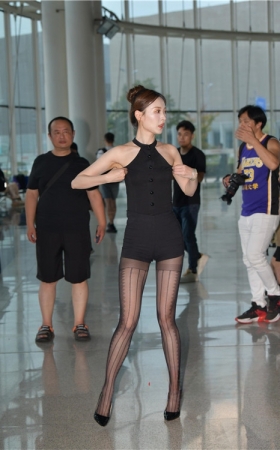 性感的黑丝美女(80P)