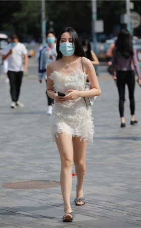 白色吊带小姐姐(128P)