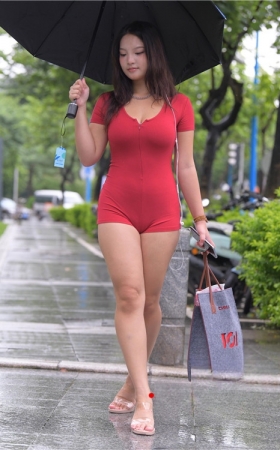 雨巷小妞(584P)